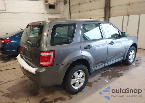 2009 Ford Escape Xls/Xls Manual z USA, uszkodzony, nr VIN 1FMCU02759KB11572